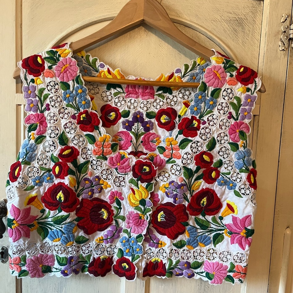 Colorful Floral Embroidered Kalocsa Vest
